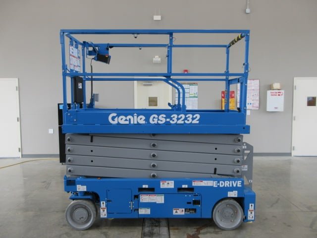 1-48 Genie GS-3232 E-Drive Scissor Lift (2026) - Image 1