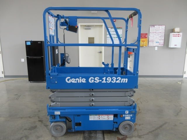 1-8 Genie GS-1932m E-Drive Micro Scissor Lift (2026) - Image 1